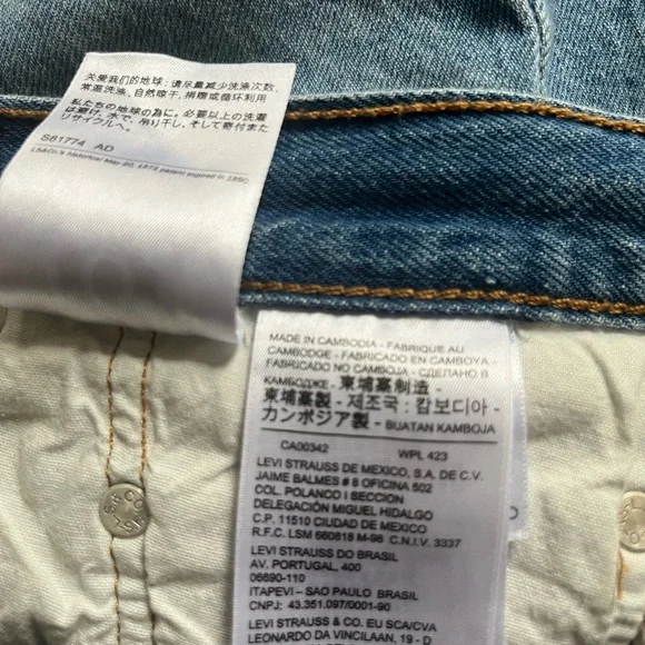 Levi's 501 High Rise Button Fly Denim
Distressed Raw Hem Shorts Sz 30 - Picture 10 of 11